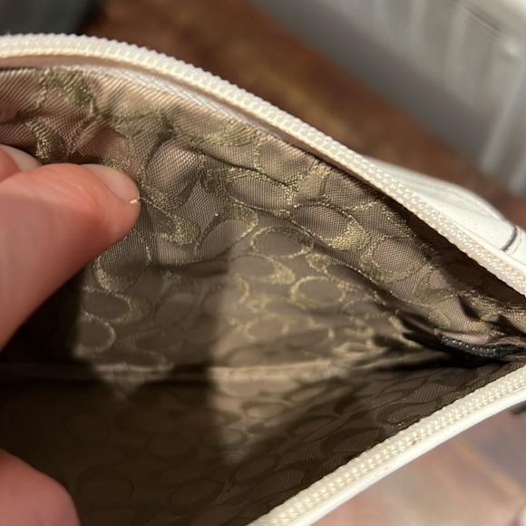 Coach wristlet - Picture 4 of 6